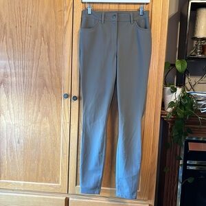 P18. Lululemon City Sleek Slim-Fit 5 Pocket High-Rise Pant
Size 28